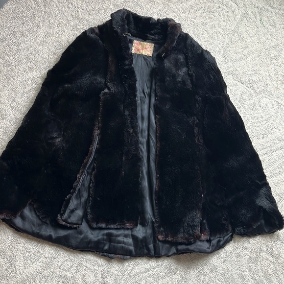 Vintage Fur Cape Jacket - Picture 6 of 8